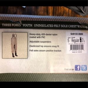Cabela's youth fishing waders size 5
